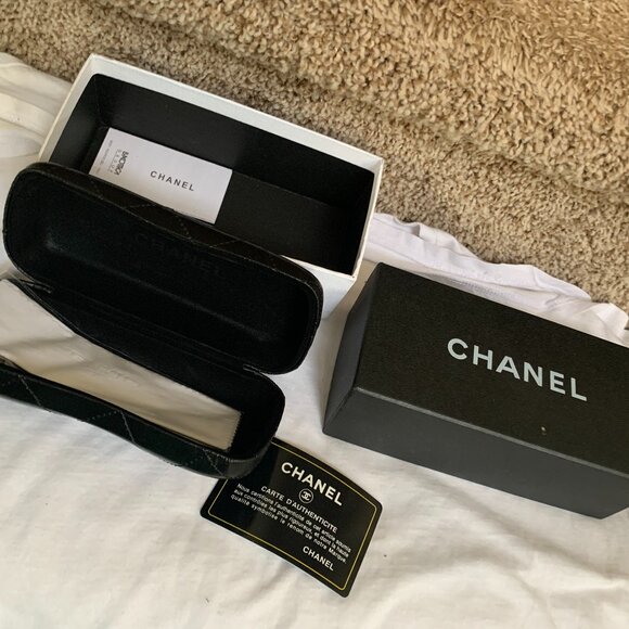 Chanel Black Clamshell Sunglasses Case With Storage Box. - Picture 3 of 12